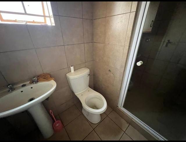 3 BEDROOM TOWNHOUSE FOR SALE IN THATCH HILL ESTATE